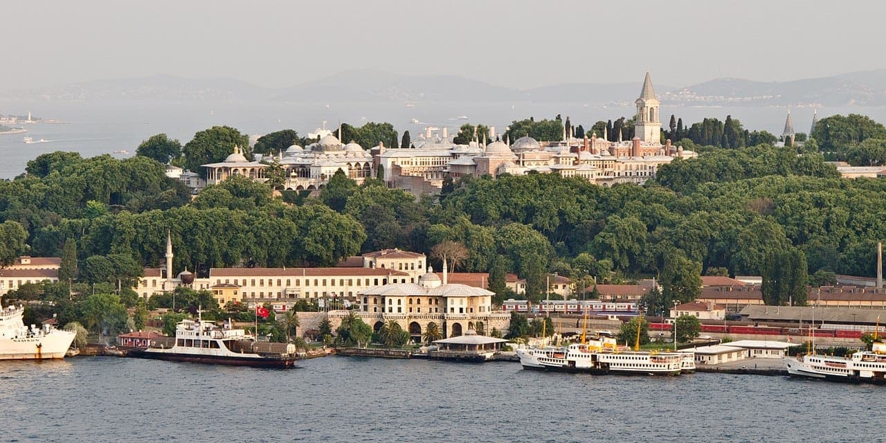 Topkapı Sarayı avlusu