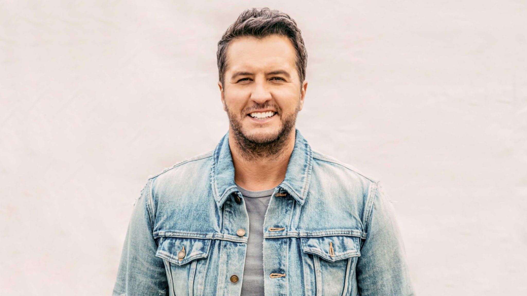 Luke Bryan sahnede