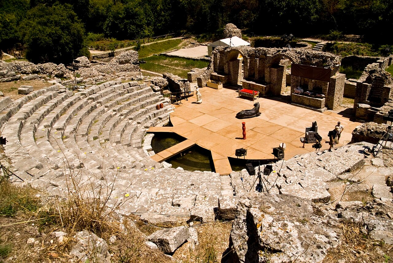 Butrint antik tiyatro