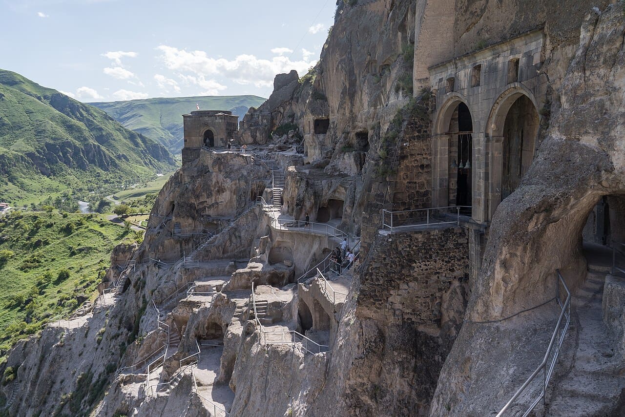Vardzia mağara şehri