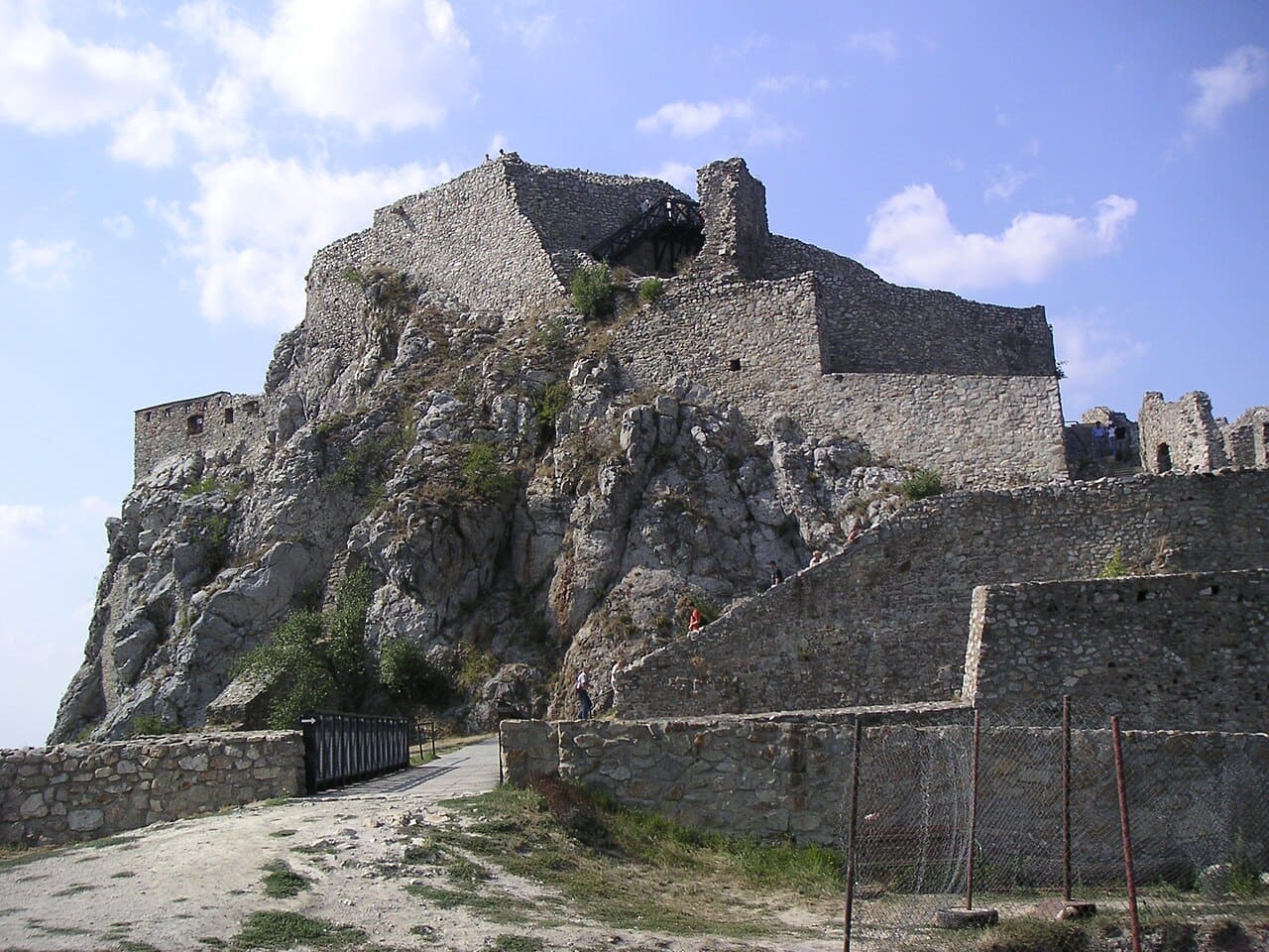 Devín Kalesi, Devín
