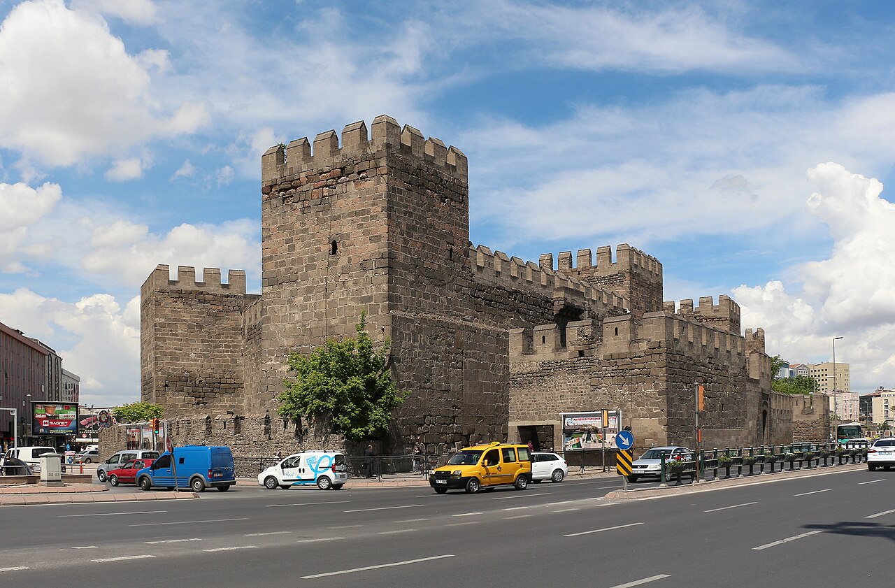 Kayseri Kalesi surları