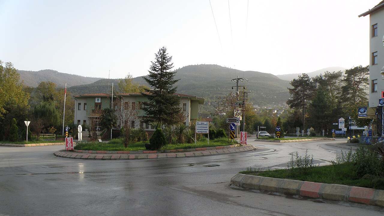 Maşukiye dere kenarı