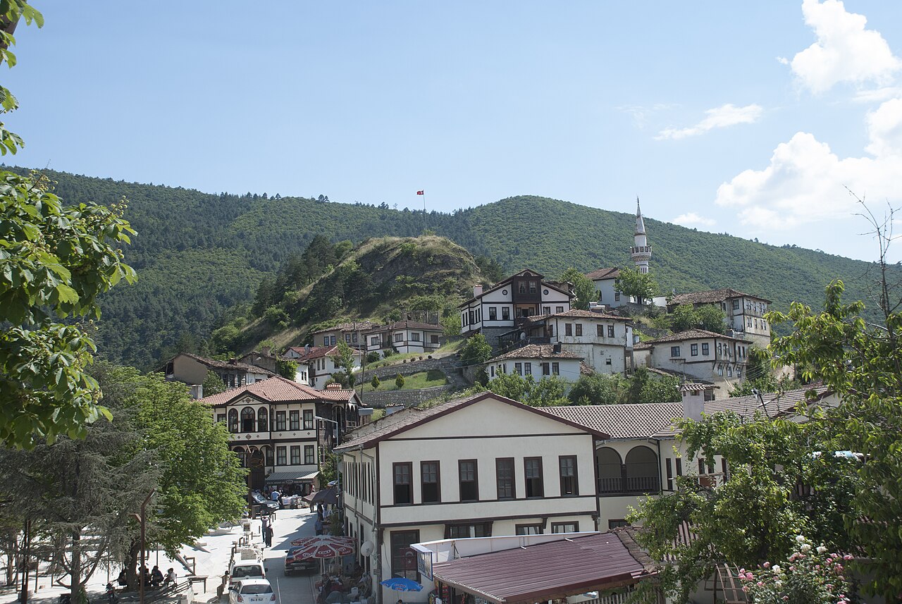 Taraklı ahşap evleri
