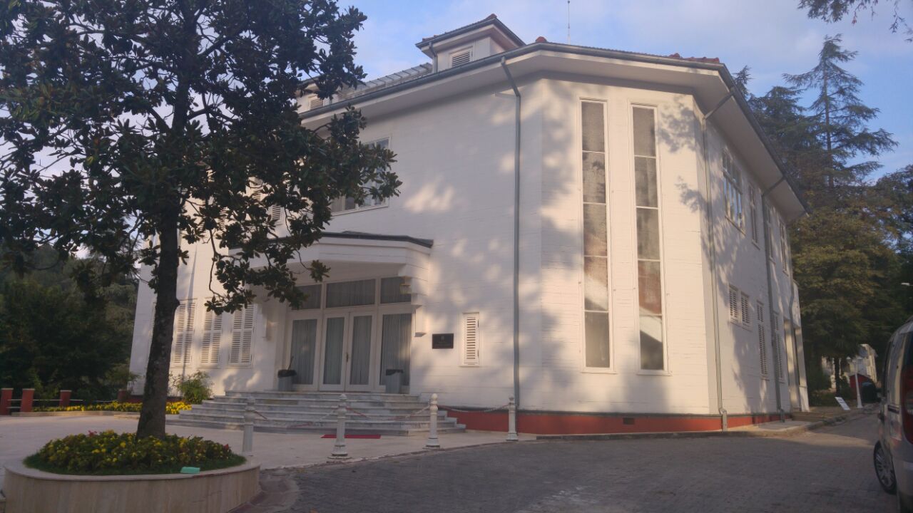 Yürüyen Köşk
